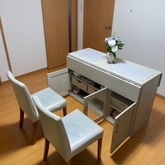 収納付きカウンターテーブル
の画像