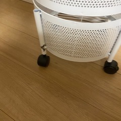 収納ラックの画像