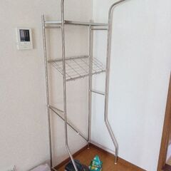 ステンレス洗濯機ラック（ニトリ）の画像