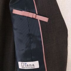 レディーススーツの画像