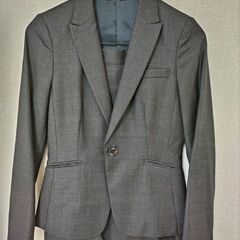 レディーススーツ