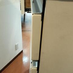白いチェストの画像