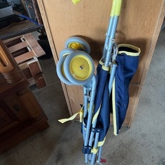 折り畳みベビーカーの画像
