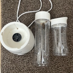 アイリスオーヤマ ボトルブレンダー ibb-600 未使用箱無し ボトル2本付きの画像