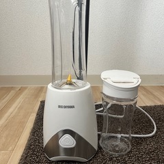 アイリスオーヤマ ボトルブレンダー ibb-600 未使用箱無し...