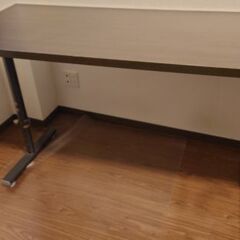 デスク　140×60