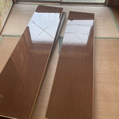 4脚あり。長テーブル。法事や会合にどうぞ