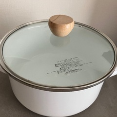 新品・未使用品「ホーローガラス蓋両手鍋」の画像