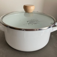 新品・未使用品「ホーローガラス蓋両手鍋」