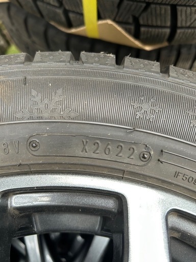 LEBEN 14インチ スタッドレス ナット付き 4本