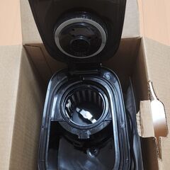 Iris Ohyama Coffee Maker with Grinder グラインダー付きコーヒーメーカー Model KIAC-A600の画像