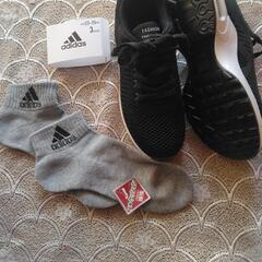 エアクッションスニーカーとadidasソックス おまけの画像