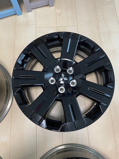 新車外し 三菱デリカD5 シャモニー 純正18インチホイール 4本セット 新車外し 三菱デリカD5 シャモニー 純正18インチホイール 4本セット