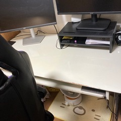 【❗️説明欄必読❗️】パソコンデスクの画像
