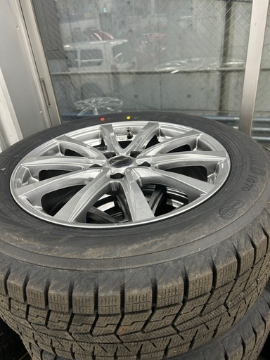 新品未使用スタットレスタイヤ&アルミセット