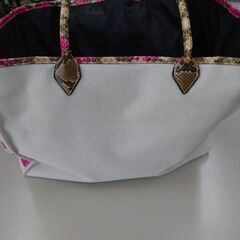 カバン・ビクトリアシークレット（未使用品）の画像