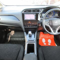 ホンダ　シャトル　ハイブリッド★1年保証★ロードサービス付　純正ＳＤナビ　ワンセグ　バックカメラ　Ｂｌｕｅｔｏｏｔｈ　ＥＴＣ　スマートキー　ステリングリモコン　社外１５ＡＷの画像