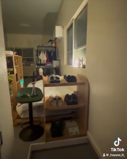 【TikTokでバズったデザイナーの部屋の家具・家電まとめて譲ります！】
