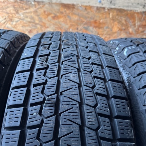 バリ山　YOKOHAMA ヨコハマ　G075 215/70R16 スタッドレス　タイヤ　2017年製　16インチ