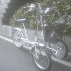 整備済み中古自転車　16/20インチ　税別￥29.800-　ブリヂストンミンナ　前２輪の三輪自転車　シルバー329の画像
