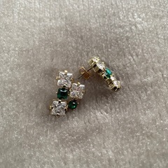 クリスタル　ピアス