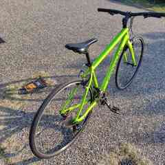 修理済み 2017年モデル Cannondale QUICK4 Mサイズ