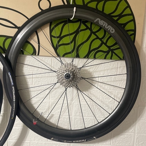 ロードバイク用カーボンホイール後輪のみ　クリンチャー