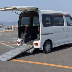 試乗OK☆福祉車両☆スローパー☆車検2年付き☆後部座席有り☆外装はイマイチの画像