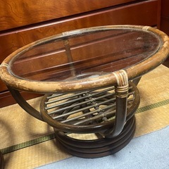 無料Ⓐ   ● テーブル 回転椅子セット  の画像
