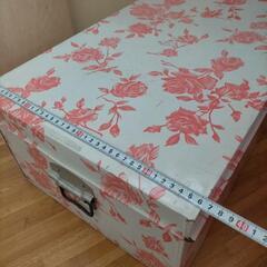 値下げ 昭和レトロ ブリキ衣装ケースの画像