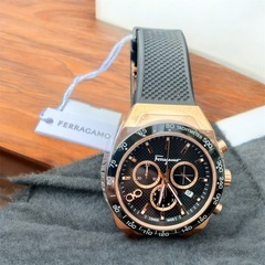 🉐【最終値引き】新品未使用品2025年購入■ ブランド：Ferragamo 型番：SFHR00320 モデル：SLX CHRONOの画像