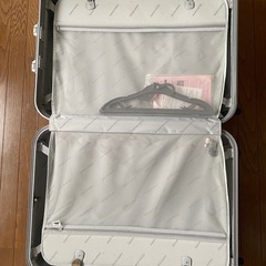 スーツケースの画像