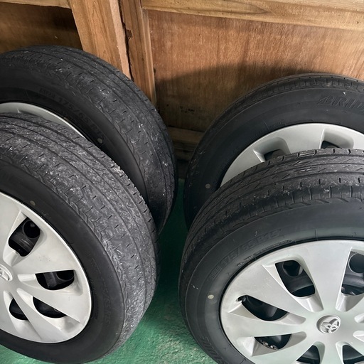 アクア純正ホイールタイヤ付き4セット