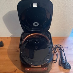 値下げ中　アイリスオーヤマ炊飯器（3合炊き）IRIS OHYAMA　銘柄量り炊きIH炊飯器 KRC-ID30-Rの画像