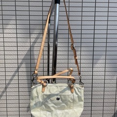 COACHの人気エナメル2wayショルダーバッグ