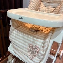 アップリカ　ハイローチェアの画像