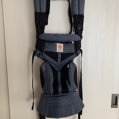 【美品・ファミリアのおまけ付】ergobaby OMNI 360 デニム風の画像