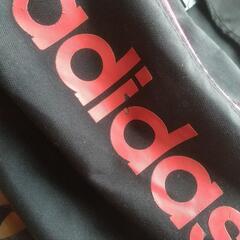 adidasリュックの画像