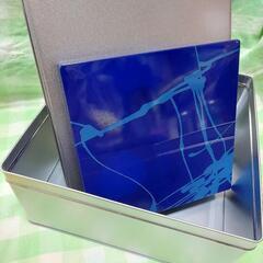 お菓子の空き缶あげますの画像