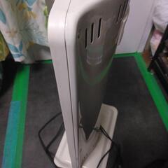 TEKNOS カーボンヒーター　ＣＨ-IR900W ジャンク電気ストーブの画像