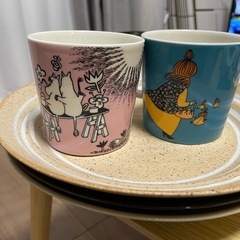 ARABIAFINLANDのペアマグカップと大皿3枚 
