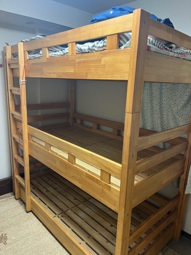 値下げしました！木製3段ベッド