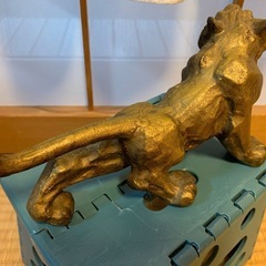 昭和レトロ 金の虎の置物の画像