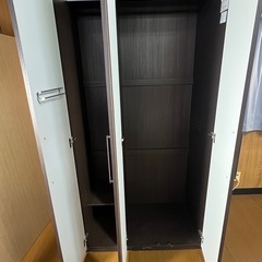 ◼️配達可能◼️ニトリ製◼️３枚扉のクローゼット◼️高級グレードシリーズ◼️全身鏡付き◼️の画像