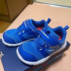 俊足スニーカー15.5センチ