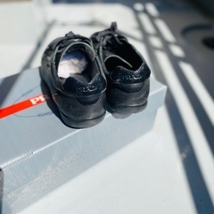 PRADAスニーカーの画像