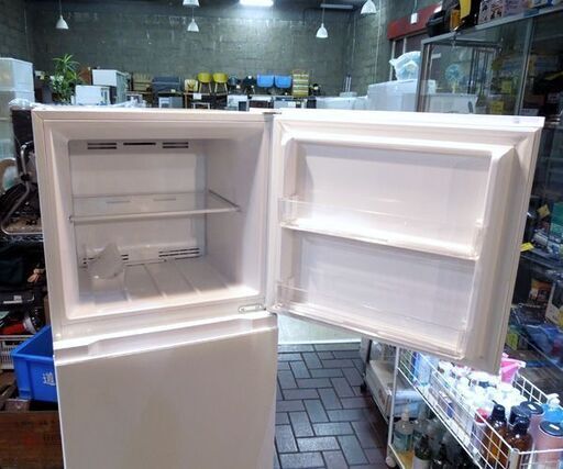 ヤマダセレクト 2ドア冷蔵庫 236L 2022年製 YRZ-F23H1 200Lクラス ホワイト 右開き 札幌市東区 新道東店