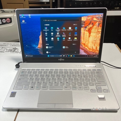 FUJITSULIFE  book  Windows11 core i5 SSD美品