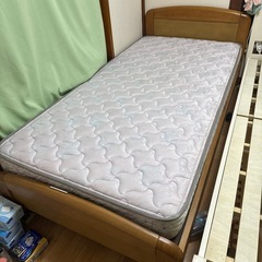 【決定済】ベッドフレーム　シングルベッド　マットレス付き