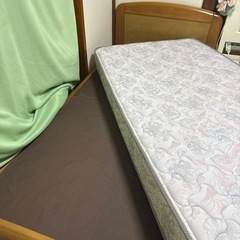【決定済】ベッドフレーム　シングルベッド　マットレス付きの画像